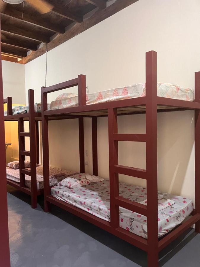 Hostel Tuanis Surf Camp Playa Santa Teresa  ภายนอก รูปภาพ