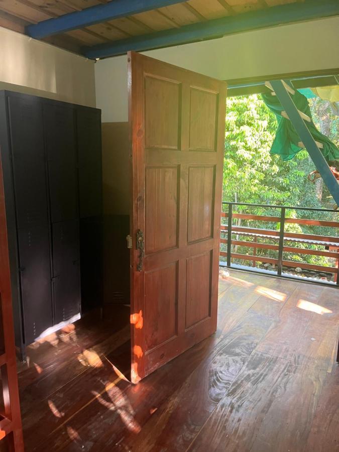 Hostel Tuanis Surf Camp Playa Santa Teresa  ภายนอก รูปภาพ