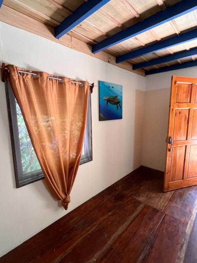 Hostel Tuanis Surf Camp Playa Santa Teresa  ภายนอก รูปภาพ
